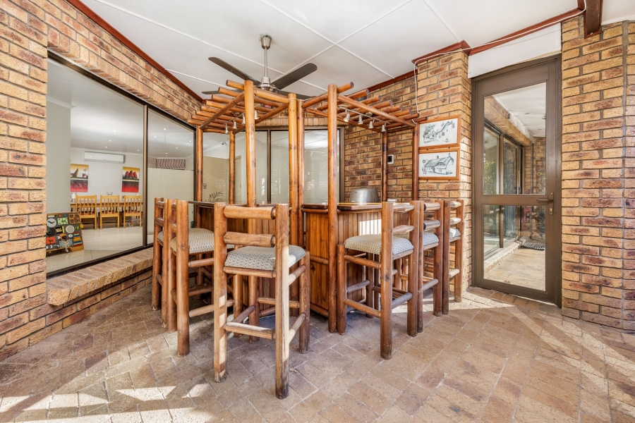 4 Bedroom Property for Sale in Tara Western Cape